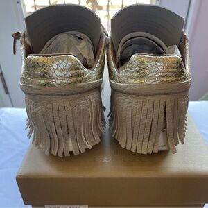 Size 40 Esse ut Esse